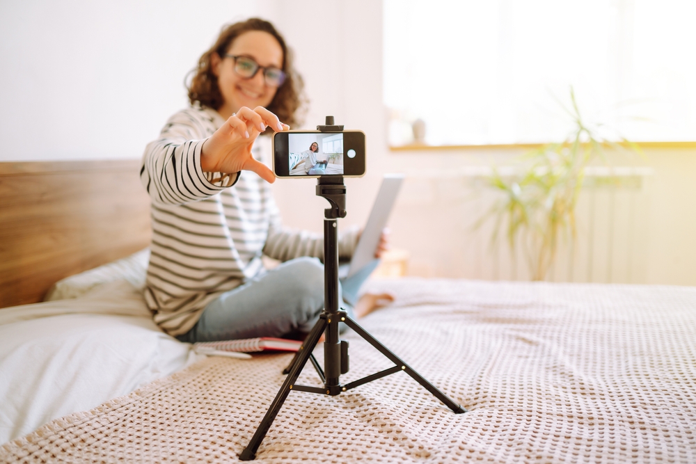 Dijital, Hikaye, Anlatıcı