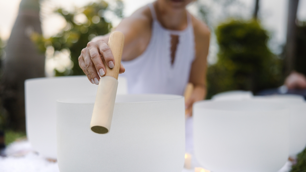 ses banyosu, meditasyon, psikoloji, rahatlama, gevşeme