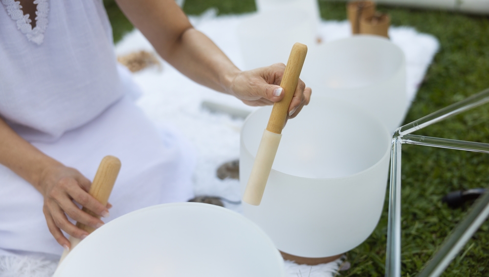 ses banyosu, meditasyon, psikoloji, rahatlama, gevşeme