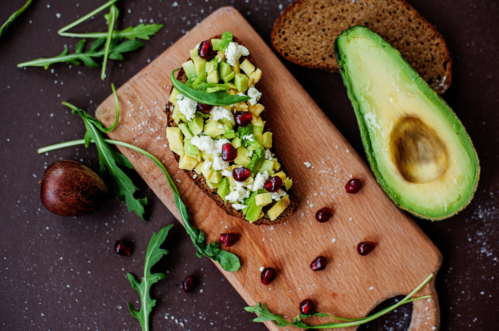 avokado, nar, peynir