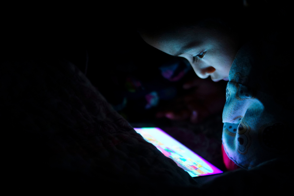 çocuk, teknoloji, bağımlılık, hastalık, gece, tablet