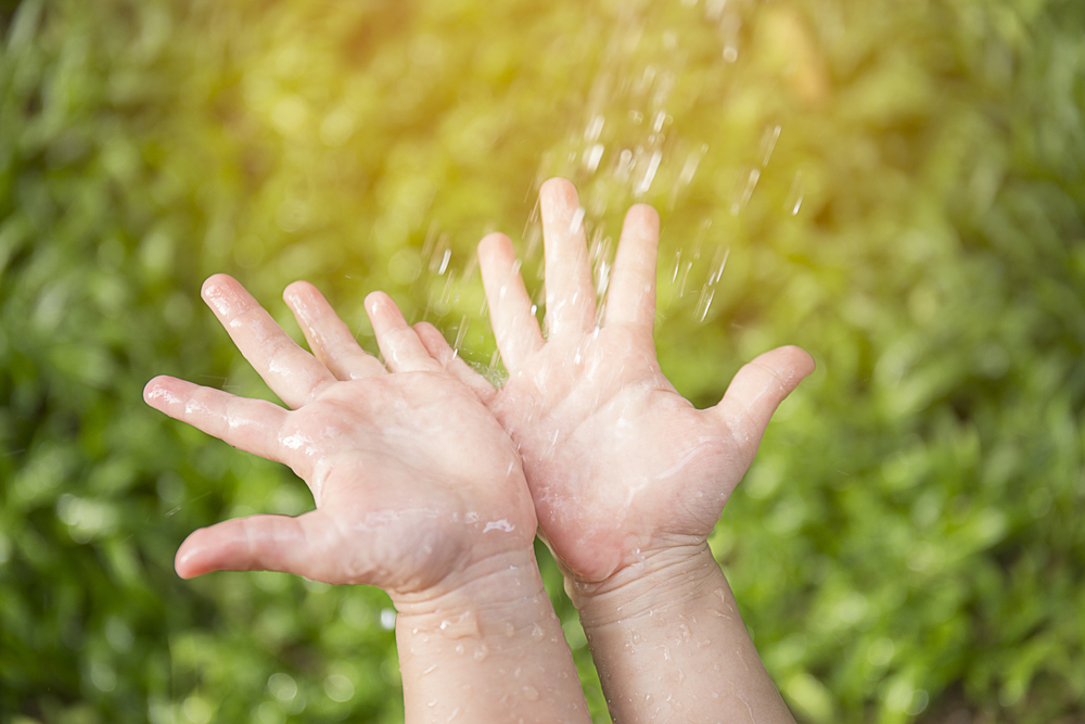 yaz, su, tasarruf, el, çocuk