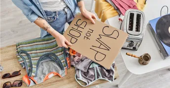 Kıyafet Dolabında Devrim: İkinci El & Swap Partisi ile Moda Döngüsünü Yavaşlat