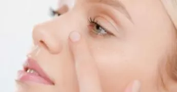 Doğru Göz Çevresi Bakımı Nasıl Yapılır?