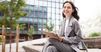 Kariyer Yolculuğunda Kendi Hikâyeni Yarat: Etkili CV ve Mülakat Rehberi