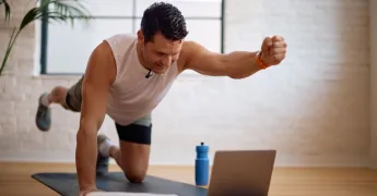 Evde Aletsiz Yapabileceğiniz Yağ Yakıcı ve Sıkılaştırıcı Fitness Rutini