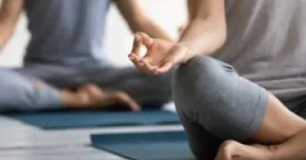 Yoga Flow İle Günlük Hayatın Stresinden Nasıl Kurtulursun?