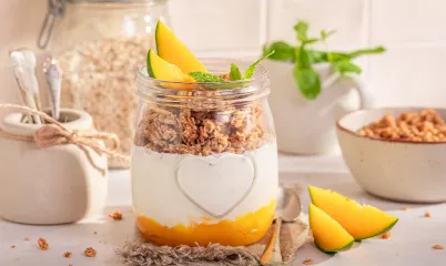 “To-Go” Kahvaltı: 5 Dakikada Hazırlanan Yüksek Proteinli Kavanoz Yulafları