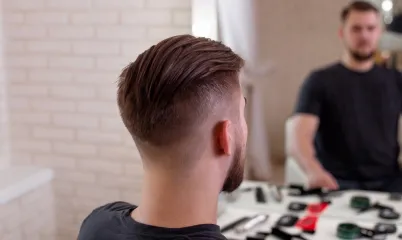 Erkekler için 4 Undercut Saç Modeli