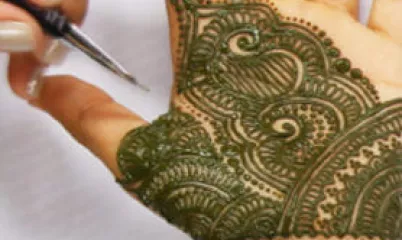 Yapımı 7 Saat Süren Büyüleyici Henna Dövmesini 95 Saniyelik Hikayesi