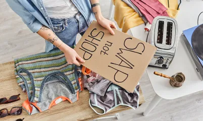 Kıyafet Dolabında Devrim: İkinci El & Swap Partisi ile Moda Döngüsünü Yavaşlat