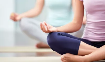 Adet Dönemleri Kramplarını Önlemek İçin Yoga Pozisyonları