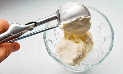 Evdeki Malzemelerle Nasıl 'Gurme' Vanilyalı Dondurma Yapılır?