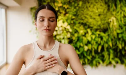 Zihni Sakinleştirmenin Yolu: Yeni Başlayanlar İçin Rehberli Meditasyon