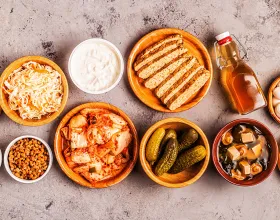 Mutfakta Fermente Lezzetler: Ev Yapımı Turşu, Kombucha ve Yoğurt
