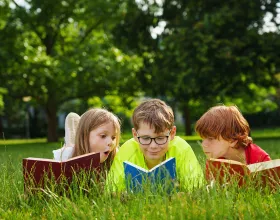 Ekran Süresi mi, Oyun Süresi mi? Dijital Çağda Çocukları Doğaya Yönlendirmek