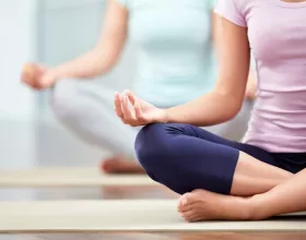 Adet Dönemleri Kramplarını Önlemek İçin Yoga Pozisyonları