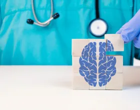 Alzheimer Nedir, Belirtileri ve Tedavisi Nasıl Yapılır?