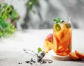 Hem Serinletecek Hem de Sağlığına İyi Gelecek Buzlu Çay Tarifleri