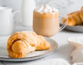 Dalgona Kahvesi ve Kruvasan Denedin mi?