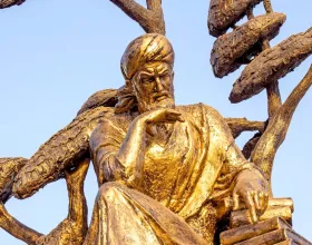 İbn-i Sina Kimdir? Tıp Dünyasını Nasıl Etkilemiştir?