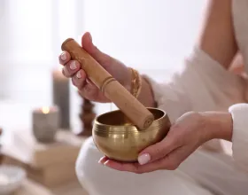 5000 Yıllık Kadim Teknik: Ses Meditasyonunun Bedensel Gücü
