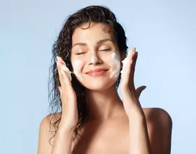 Gün İçerisinde Kirlenen ve Yıpranan Cildin İçin Uygulayabileceğin Akşam Rutinleri