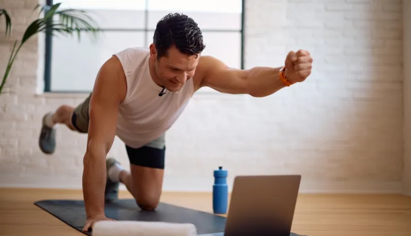 Evde Aletsiz Yapabileceğiniz Yağ Yakıcı ve Sıkılaştırıcı Fitness Rutini